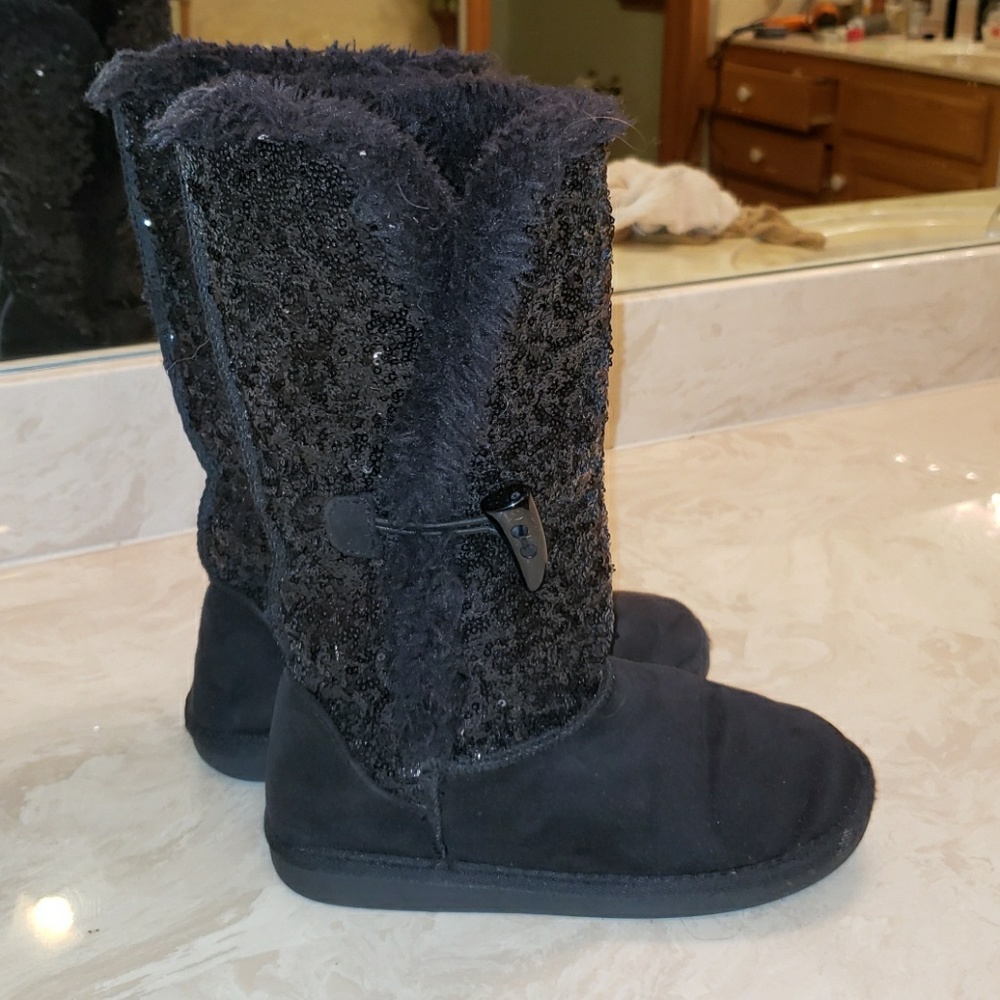 Justice Girls Sequin Furry Winter Boots. Size 2.